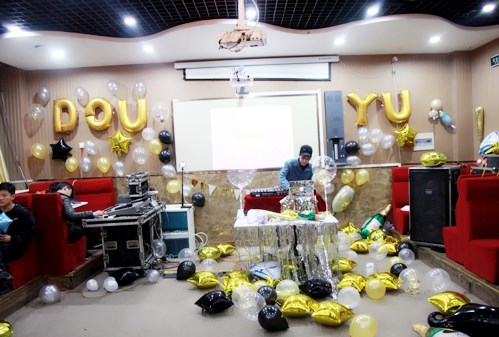 �Ի���de��partyͼ2