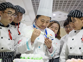 �����¶������ѧУ ���㴴ҵ��