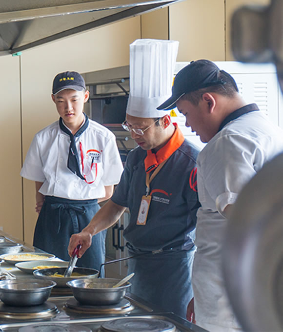 �����¶������ѧУ ���ʹ�ҵ��