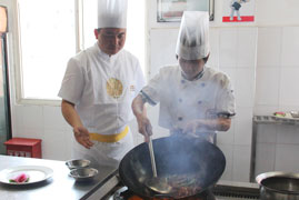 ȥ�Ƶ�ѧ��ʦ����ȥ�����¶���ѧ��ʦ��