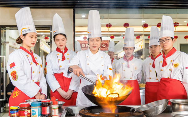 <a href=http://www.jxxdf.com target=_blank class=infotextkey>江西新东方烹饪学校</a>.jpg