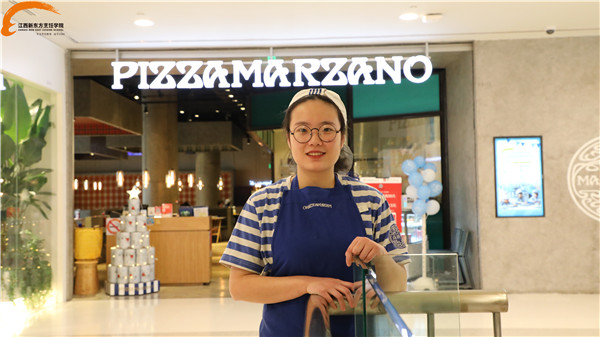 <a href=http://www.jxxdf.com target=_blank class=infotextkey><a href=http://www.jxxdf.com target=_blank class=infotextkey>江西新东方烹饪学院</a></a>成功学子李佳昱.jpg