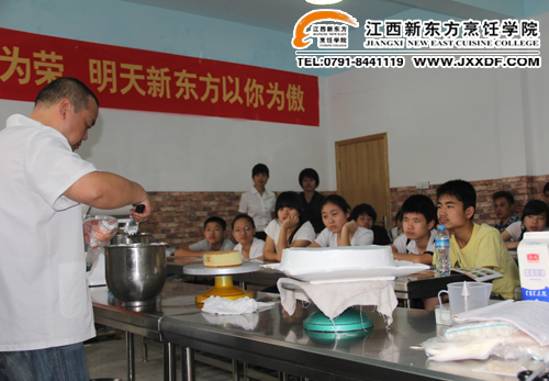 <a href=http://www.jxxdf.com target=_blank class=infotextkey>¶ѧԺ</a>ʦʦΪͬѧʾ~.jpg