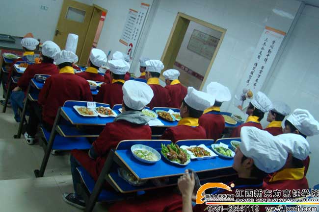 <a href=http://www.jxxdf.com target=_blank class=infotextkey>¶ѧԺ</a>