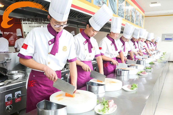 <a href=http://www.jxxdf.com target=_blank class=infotextkey>江西新东方烹饪学院</a>.jpg