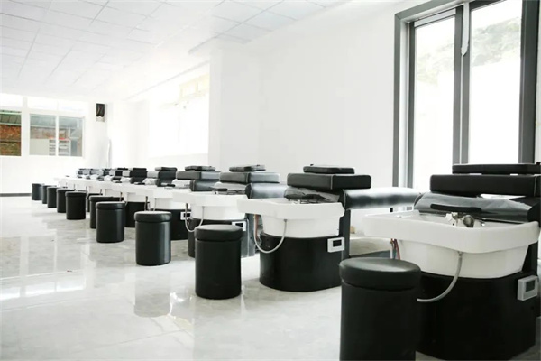 <a href=http://www.jxxdf.com target=_blank class=infotextkey>¶ѧУ</a>