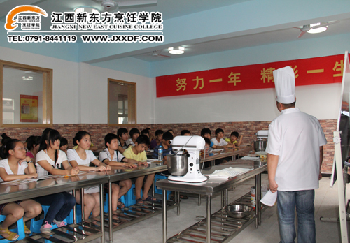<a href=http://www.jxxdf.com target=_blank class=infotextkey>¶ѧԺ</a>ʦʦΪͬѧǽ֪ʶ~.jpg