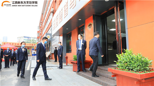 <a href=http://www.jxxdf.com target=_blank class=infotextkey><a href=http://www.jxxdf.com target=_blank class=infotextkey>江西新东方烹饪学院</a></a>.jpg