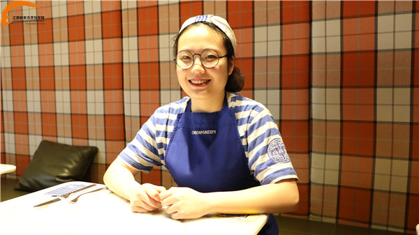 <a href=http://www.jxxdf.com target=_blank class=infotextkey><a href=http://www.jxxdf.com target=_blank class=infotextkey>江西新东方烹饪学院</a></a>成功学子李佳昱.jpg