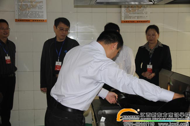 <a href=http://www.jxxdf.com target=_blank class=infotextkey>¶ѧУ</a>豸