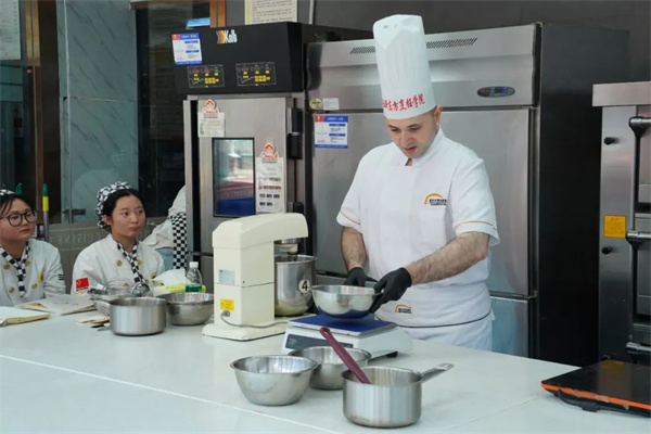 <a href=http://www.jxxdf.com target=_blank class=infotextkey>¶ѧУ</a>.jpg