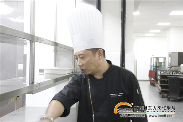 我院学生参观星级酒店