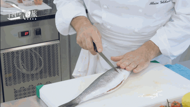 8e0e11a4d380d2c1068180d8d37f5380.gif