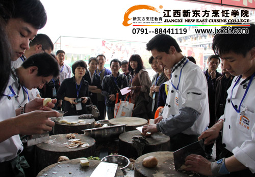 õ쵼ʦι<a href=http://www.jxxdf.com target=_blank class=infotextkey>¶ѧԺ</a>ѧʵѵ~~.jpg