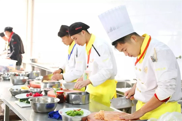 <a href=http://www.jxxdf.com target=_blank class=infotextkey>¶ѧУ</a>.jpg