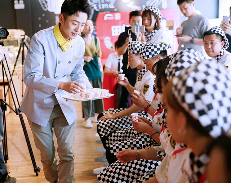 ����������