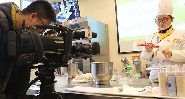 ����У԰�С�����¼�Ҹ�ζ��