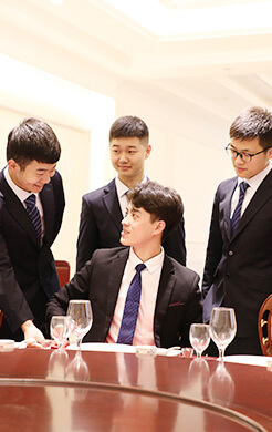 �Ƶ����רҵѧУ