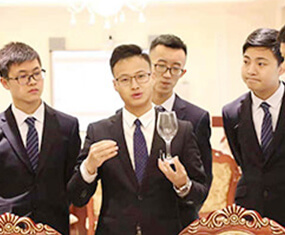 �Ƶ����רҵѧУ