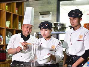 ����ţ���